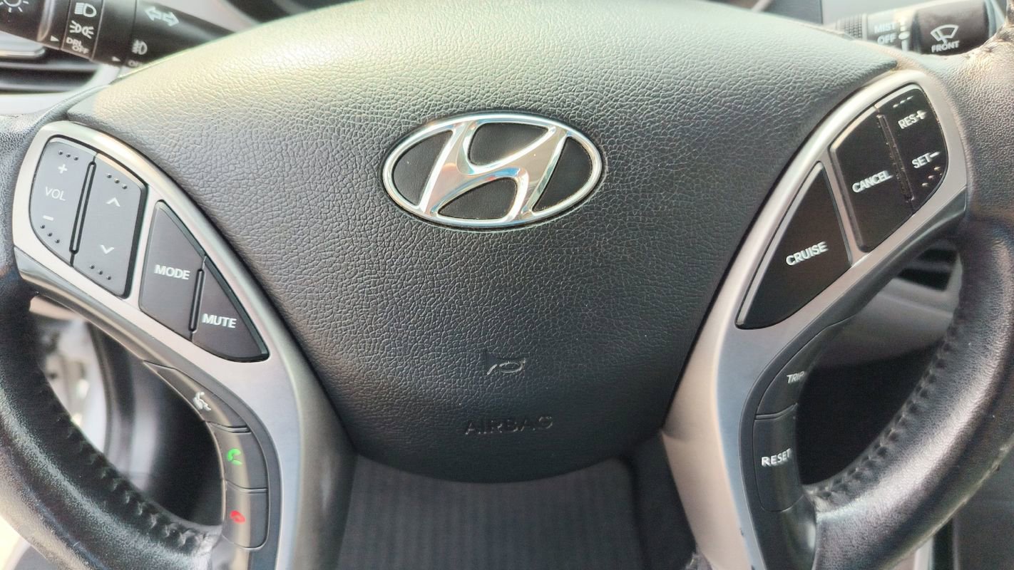 Used 2013 Hyundai Elantra Limited image 13