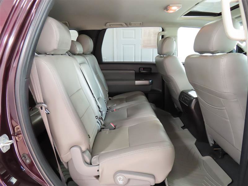 Used 2019 Toyota Sequoia SR5 AWD/4WD image 33
