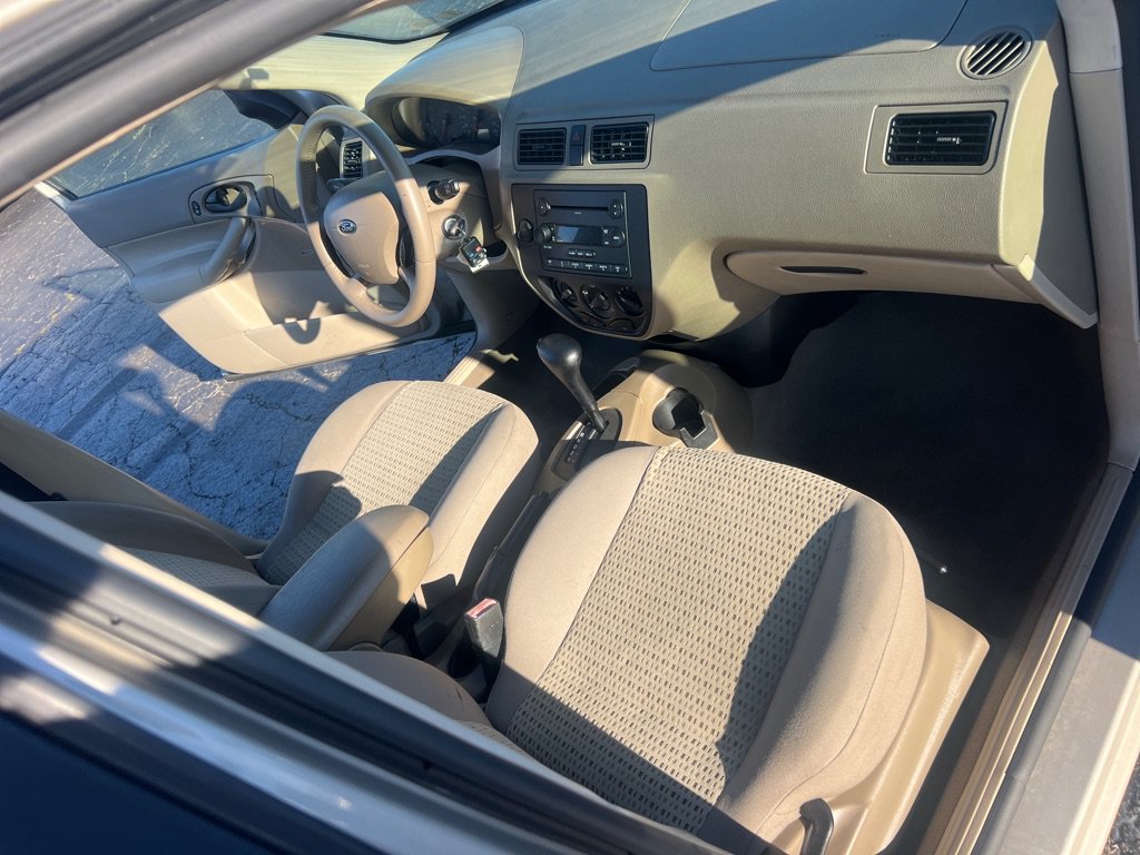 Used 2006 Ford Focus ZX4 Sedan FWD image 18