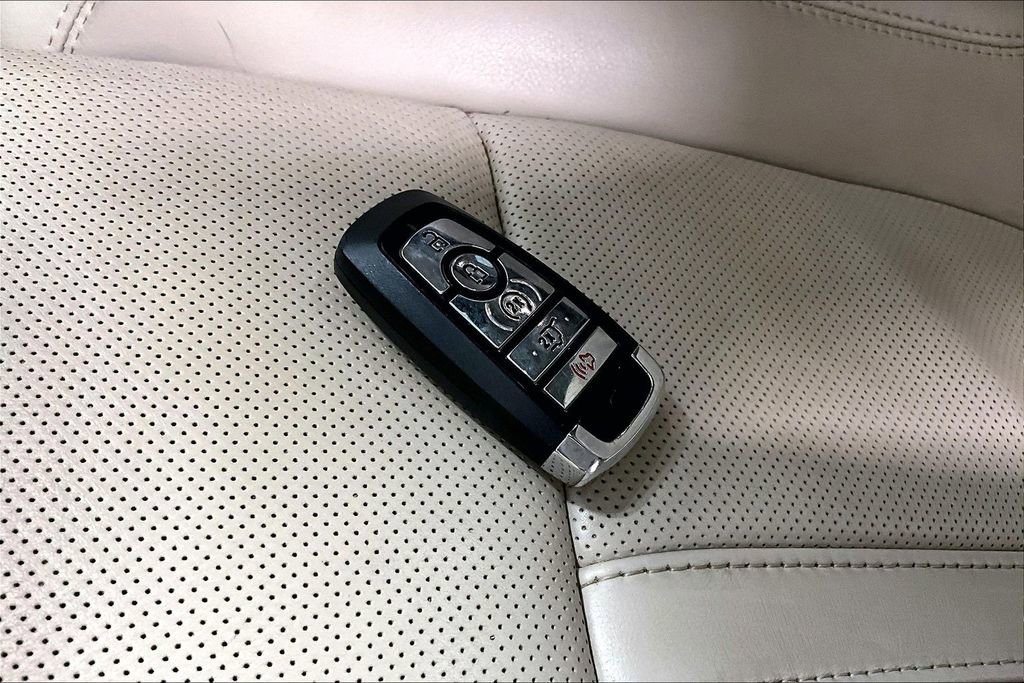 Used 2020 Lincoln Nautilus Reserve w/ Equipment Group 201A FWD image 12