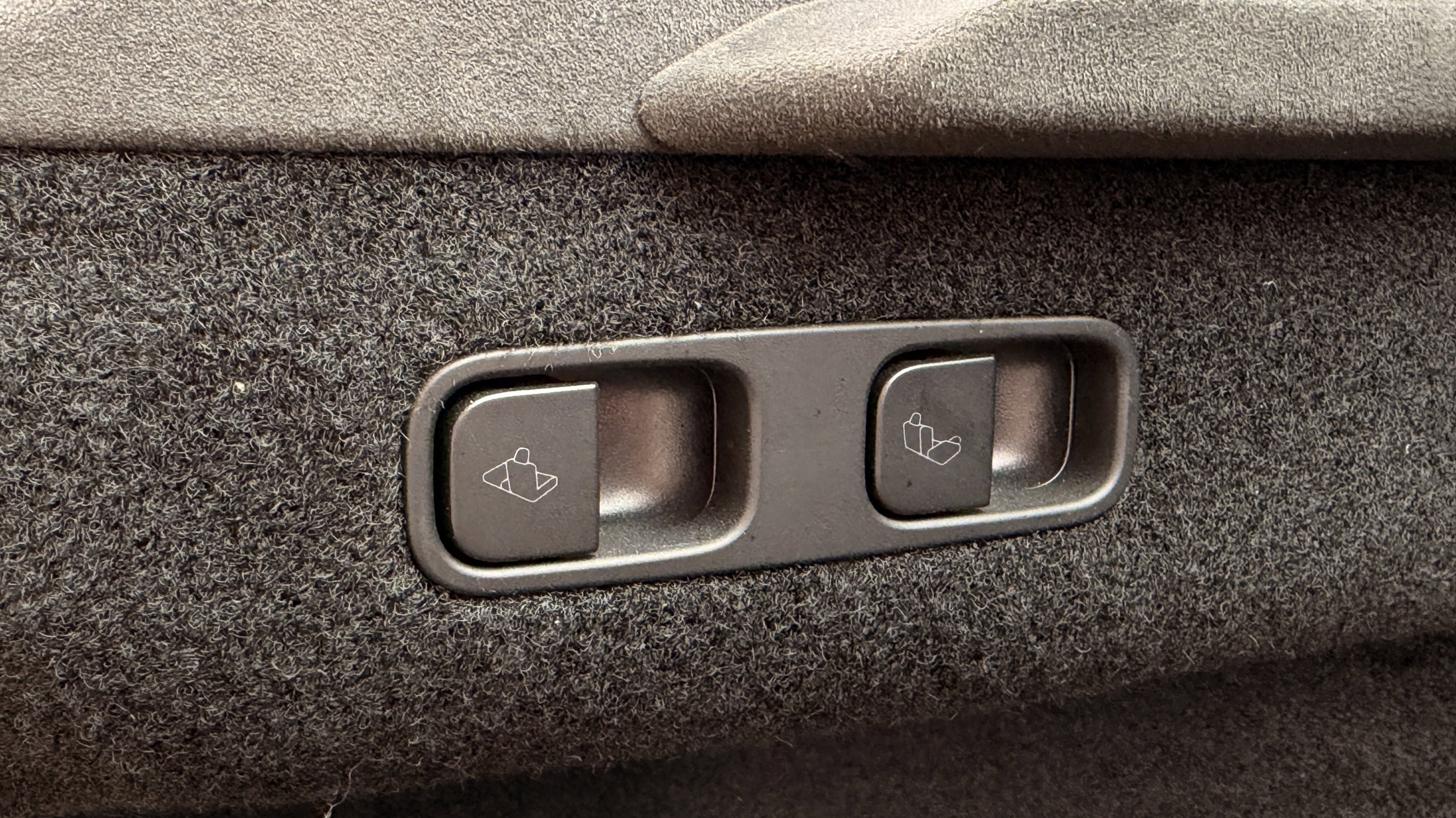 Used 2025 Tesla Model S image 40