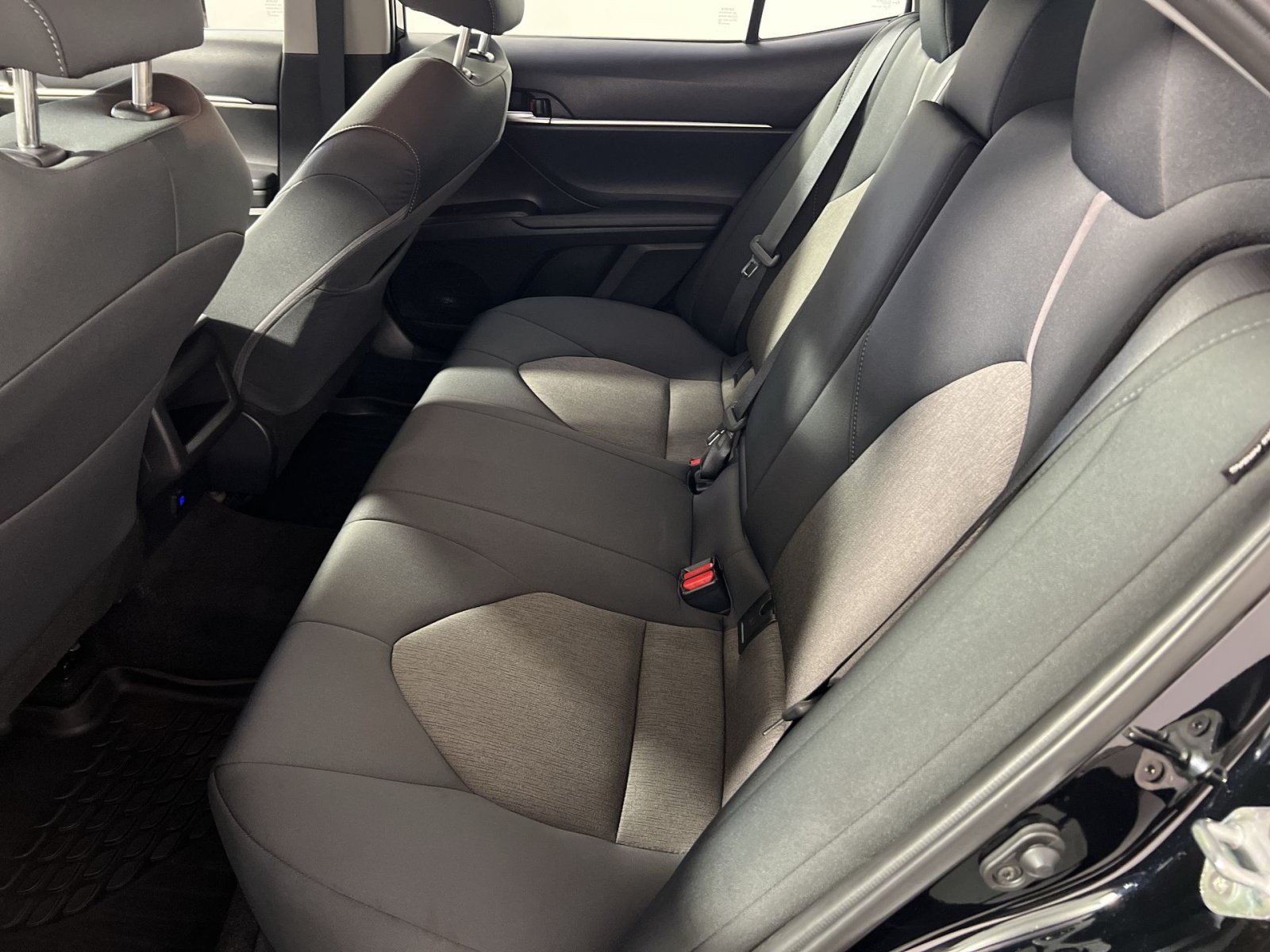 Used 2023 Toyota Camry LE FWD image 25