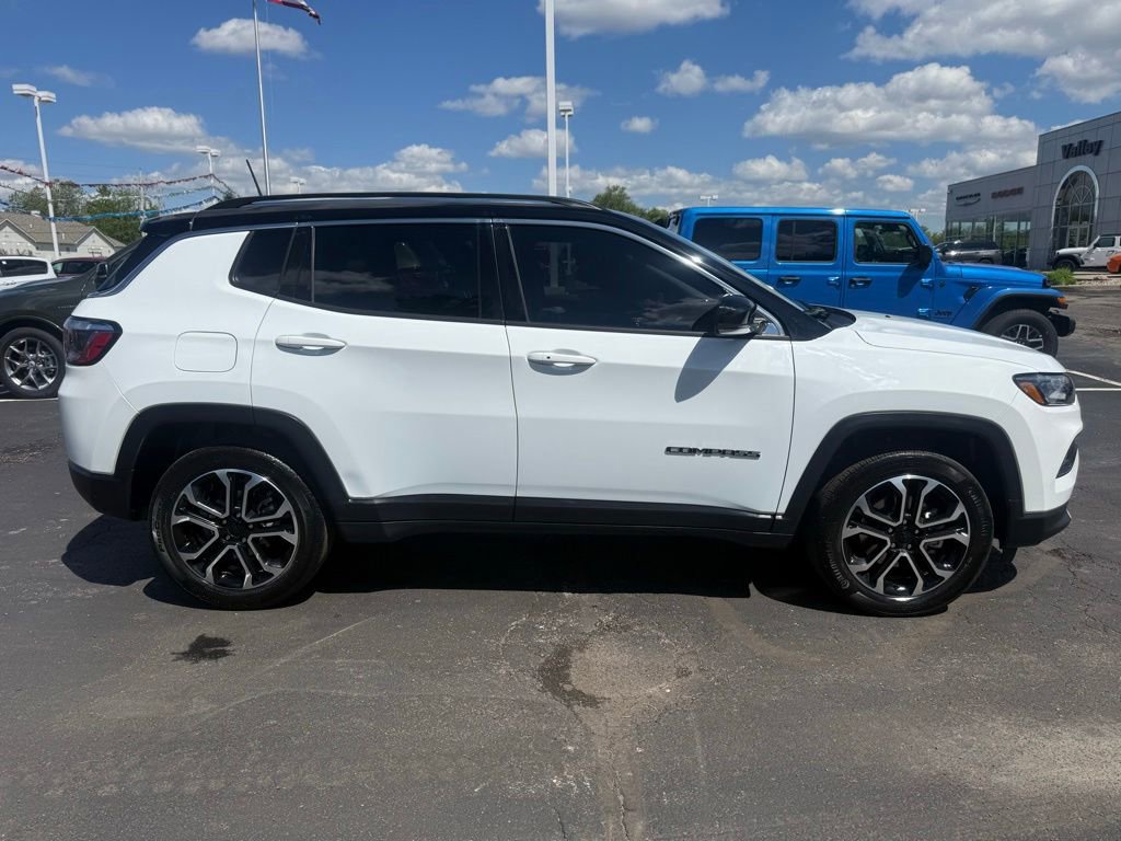 Used 2022 Jeep Compass Limited w/ Sun and Sound Group AWD/4WD image 2