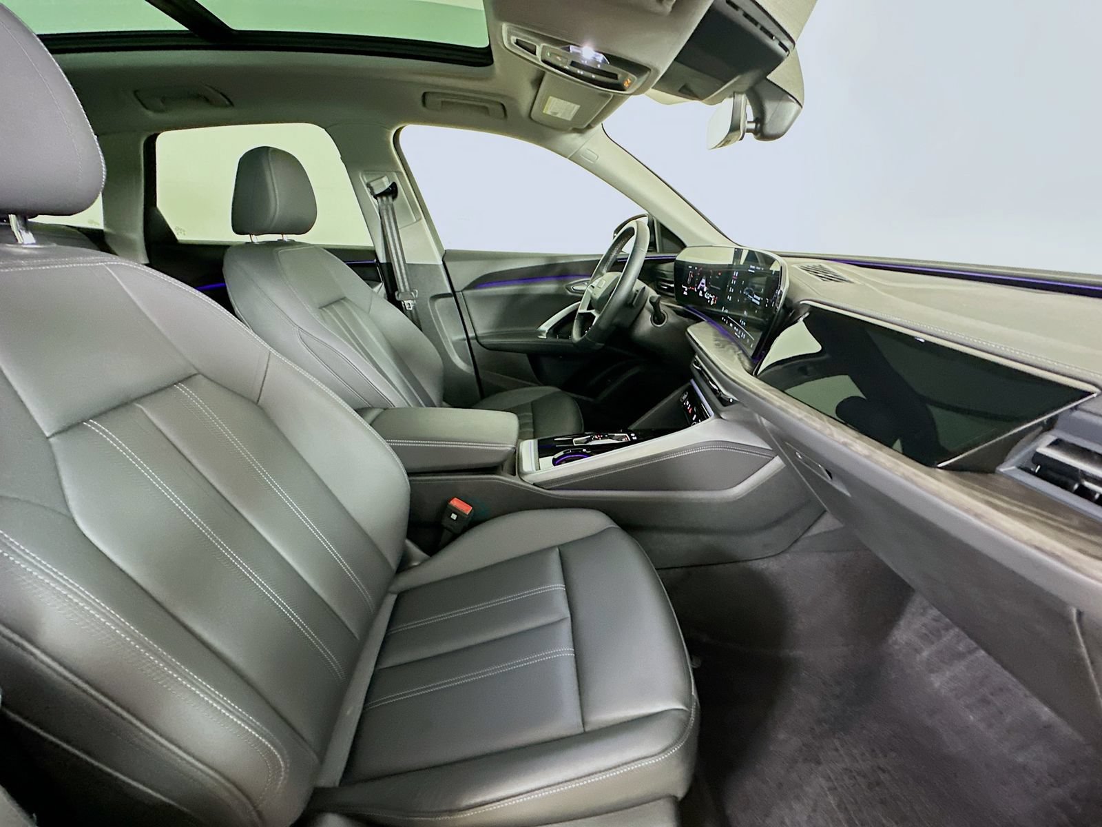 Used 2025 Audi Q5 Premium w/ Convenience Package AWD/4WD image 43