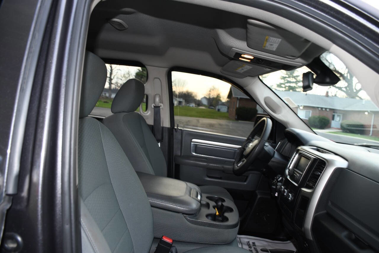 Used 2016 RAM 1500 Classic SLT image 22
