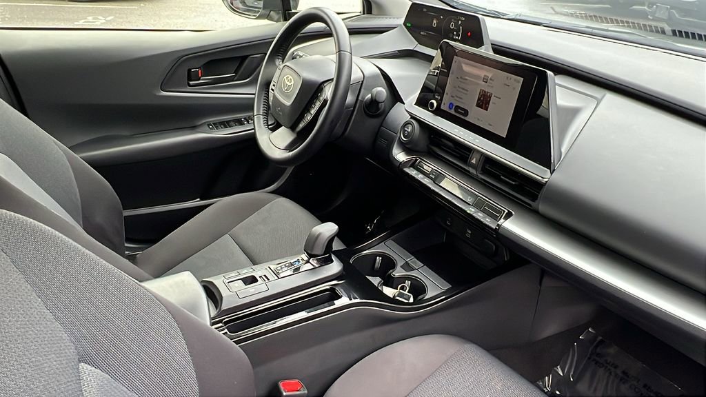 Used 2024 Toyota Prius LE image 11