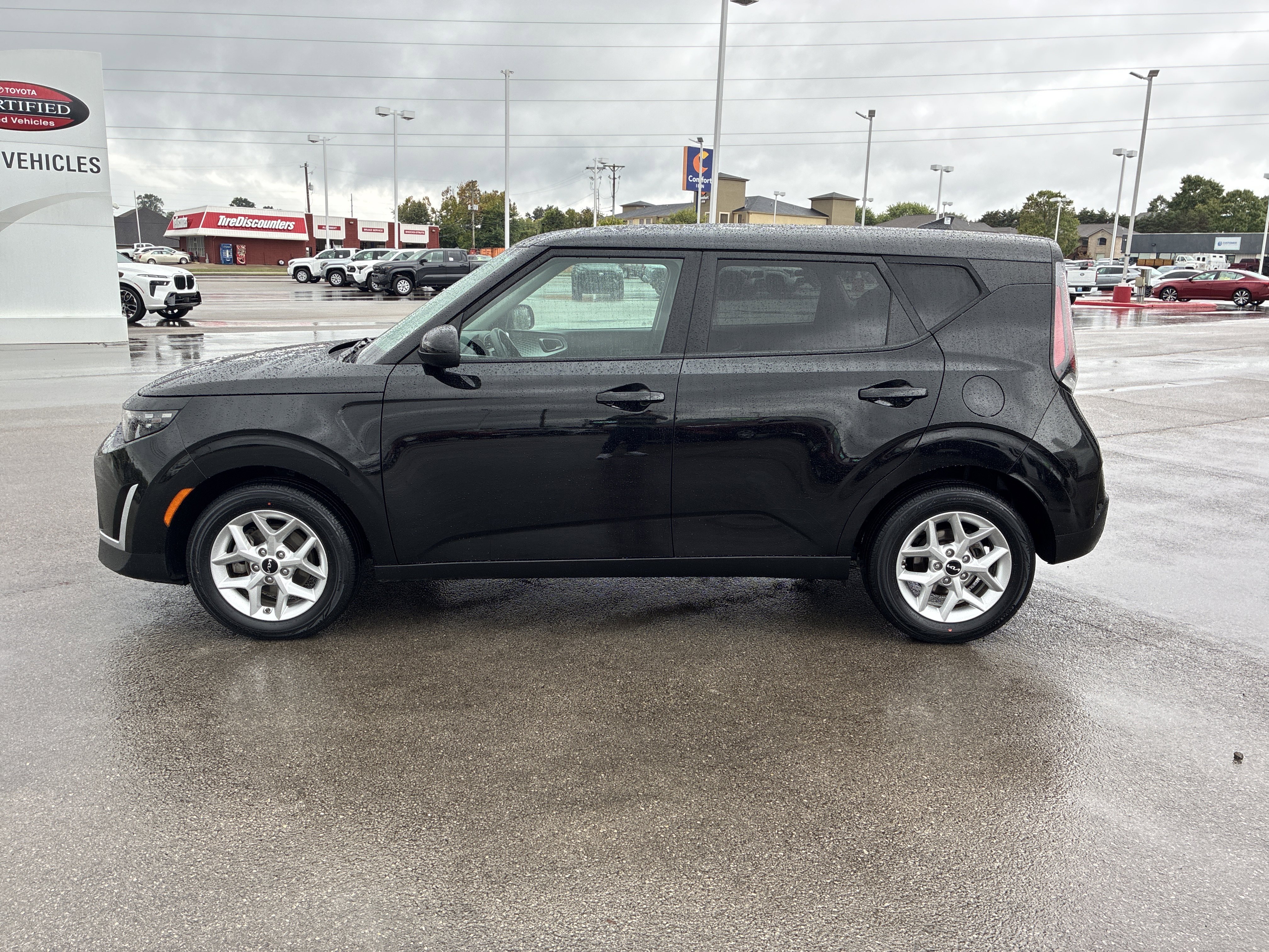 Used 2023 Kia Soul LX w/ LX Technology Package image 6