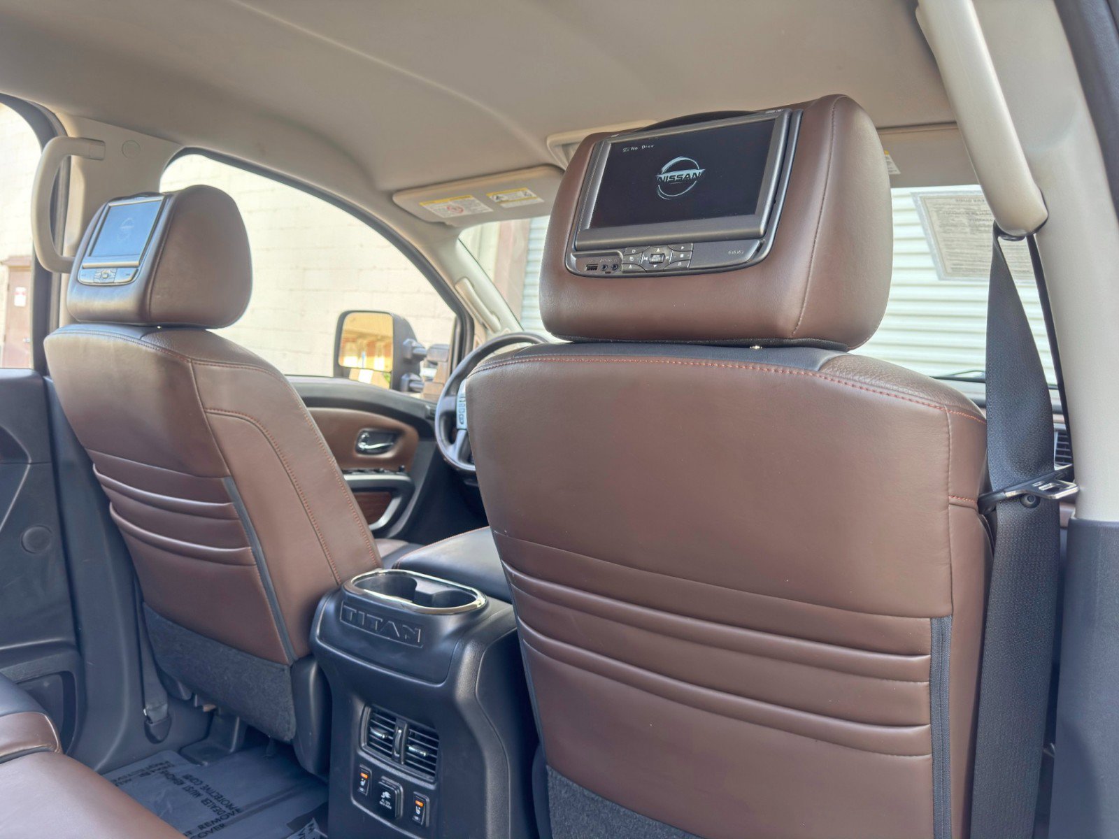 Used 2017 Nissan Titan Platinum Reserve AWD/4WD image 36