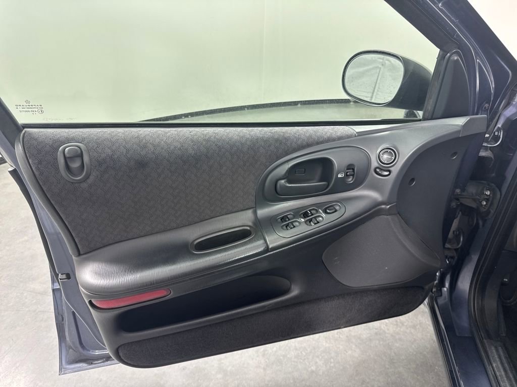 Used 2001 Dodge Intrepid SE image 10