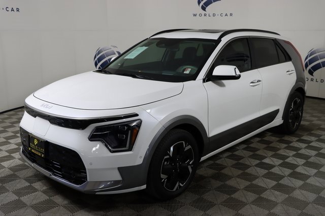 Used 2023 Kia Niro Wave image 3