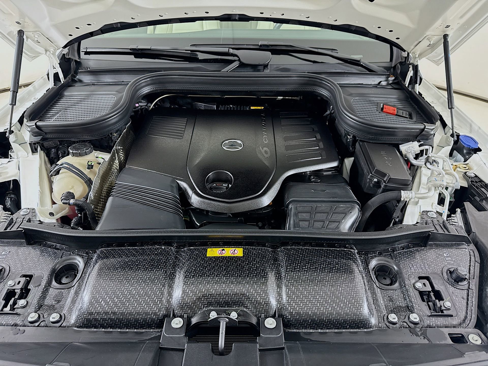 Certified 2025 Mercedes-Benz GLS 450 4MATIC image 34