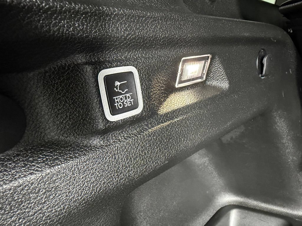 Certified 2022 Jeep Grand Cherokee L Laredo RWD image 30