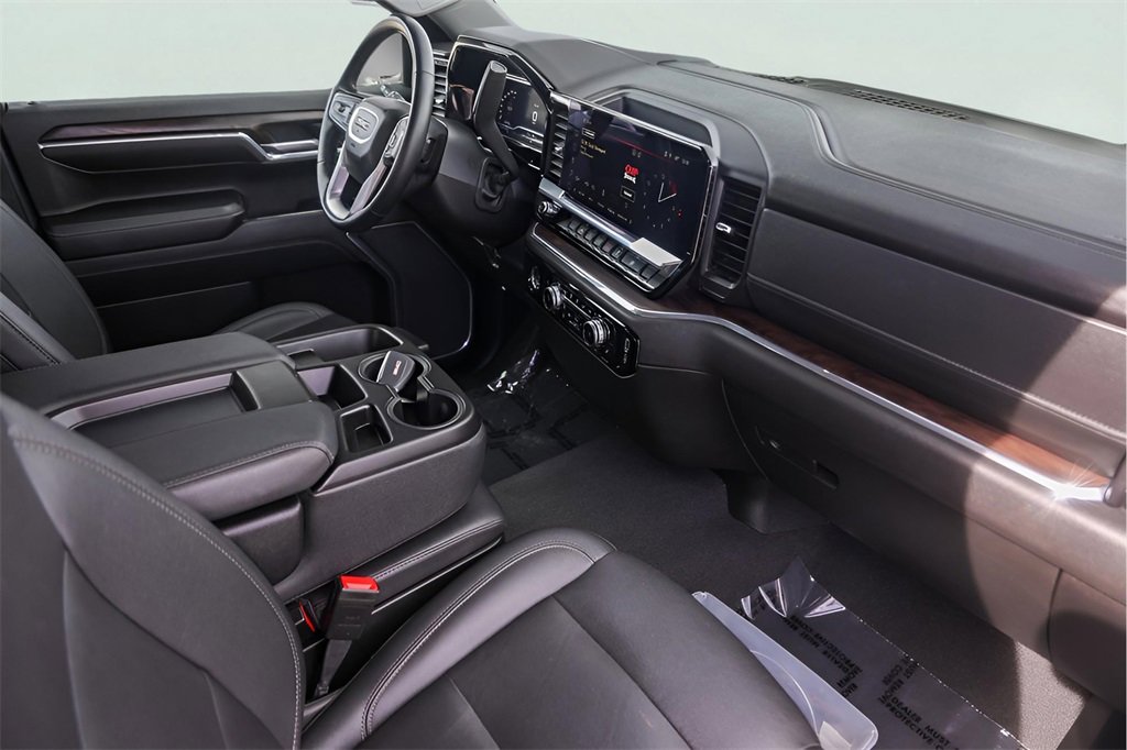 Used 2024 GMC Sierra 1500 SLT image 31