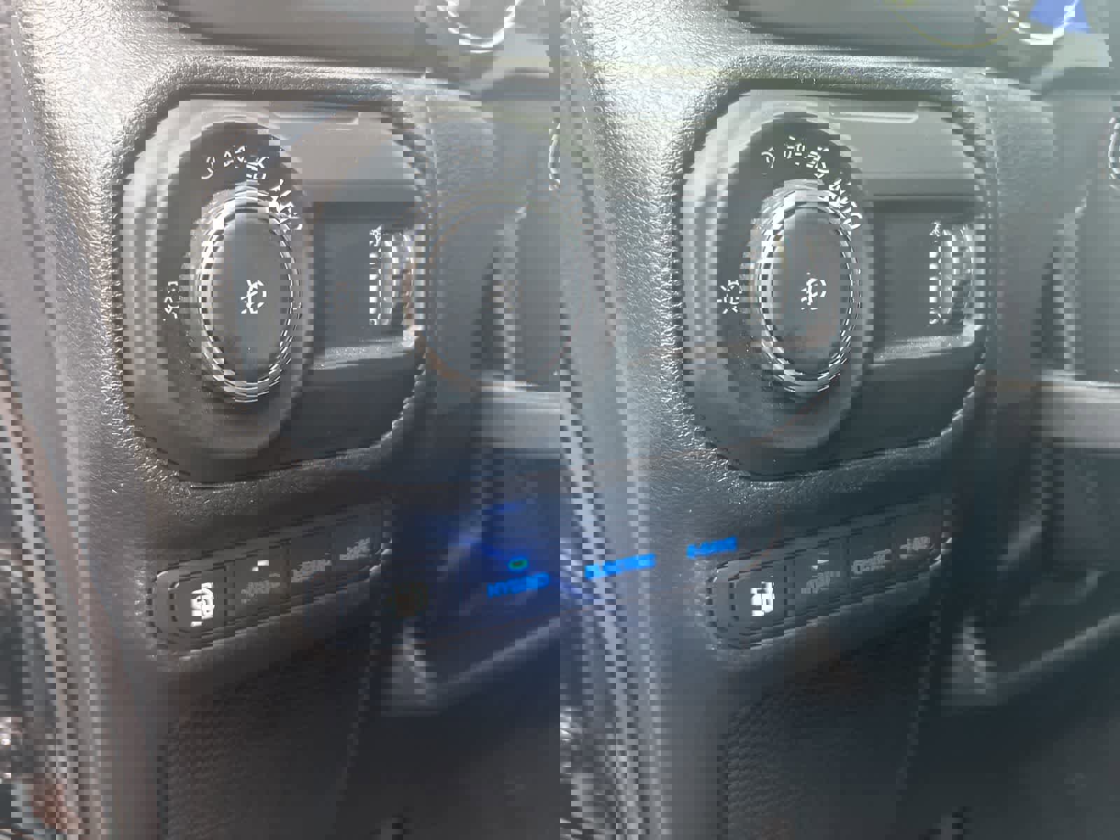 Used 2023 Jeep Wrangler Unlimited w/ Dual Top Group image 47