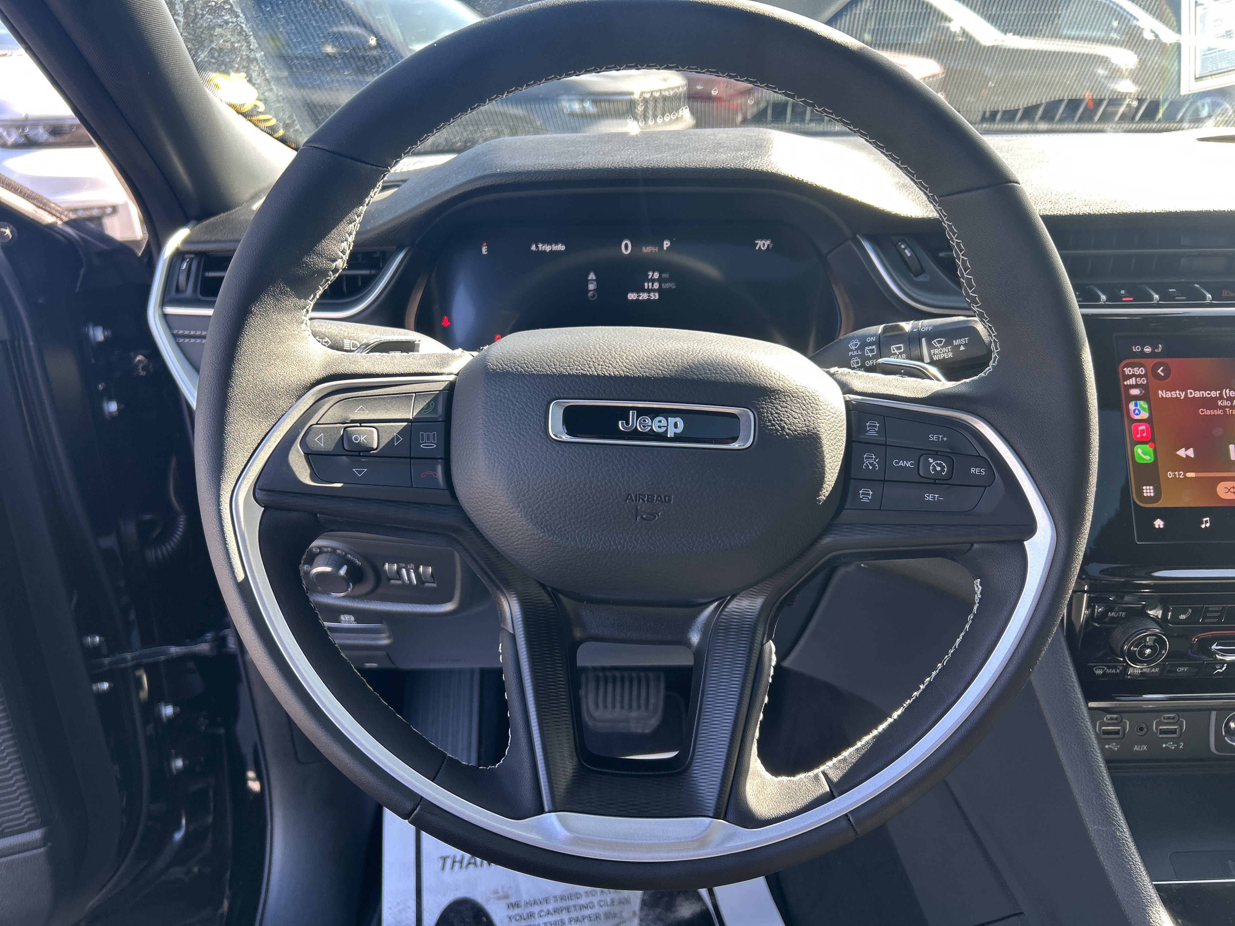 New 2025 Jeep Grand Cherokee Altitude image 19