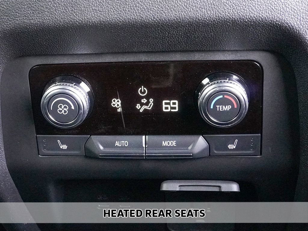 Used 2025 GMC Acadia AT4 w/ Luxury Package AWD/4WD image 10