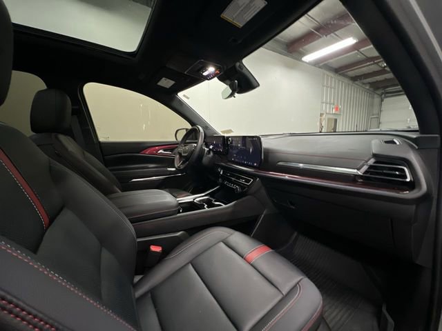 Certified 2025 Chevrolet Traverse RS w/ LPO, Floor Liner Package image 30