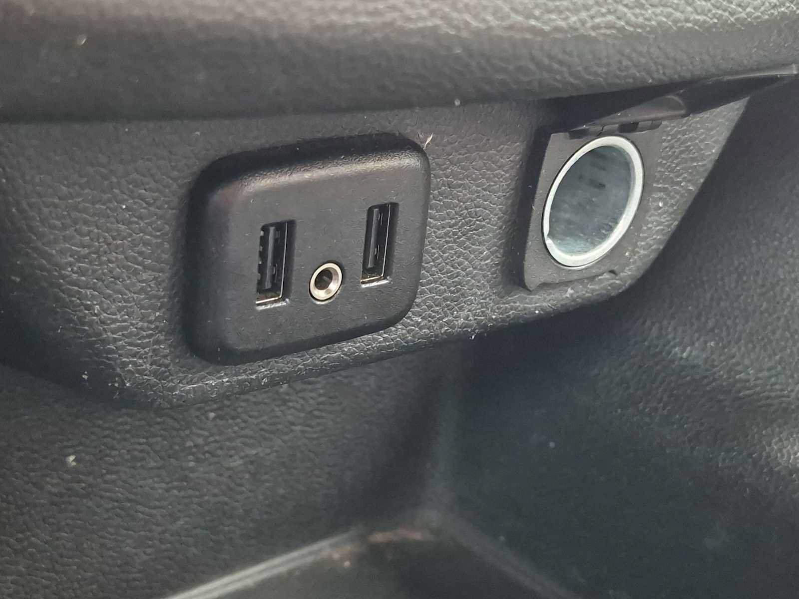 Used 2019 Chevrolet Traverse LT FWD image 37