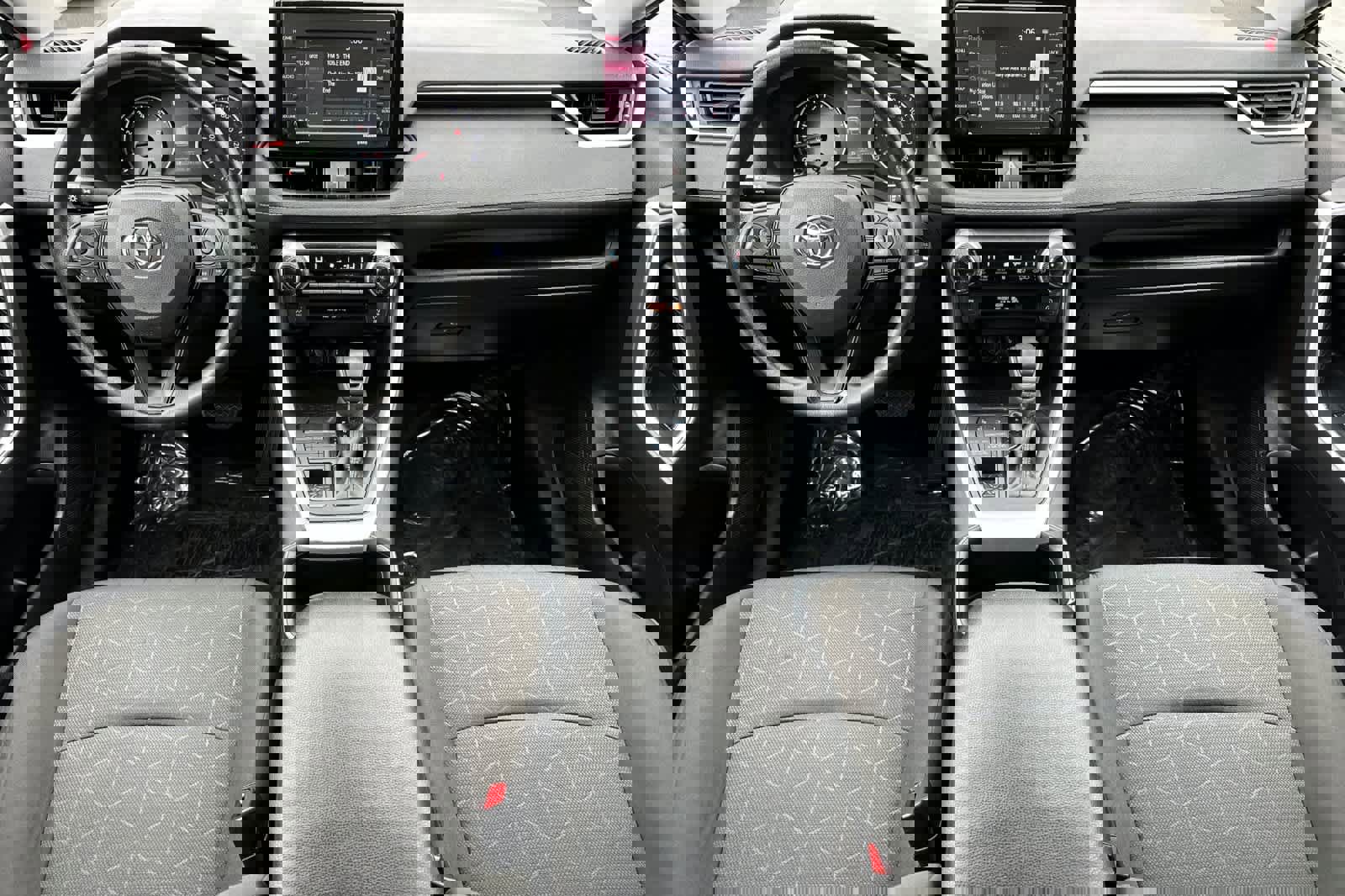 Used 2022 Toyota RAV4 XLE image 3