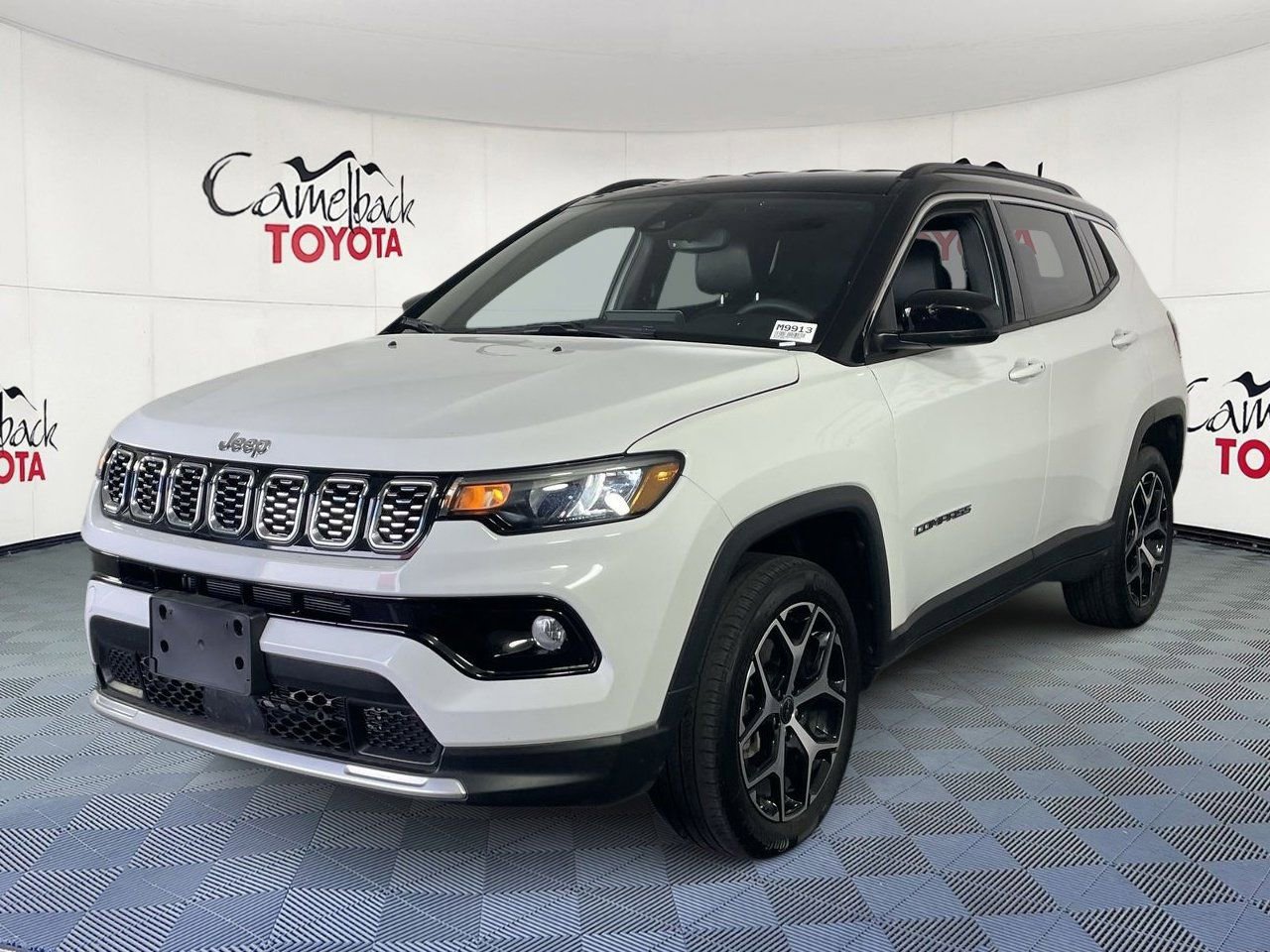 Used 2025 Jeep Compass Limited AWD/4WD image 2