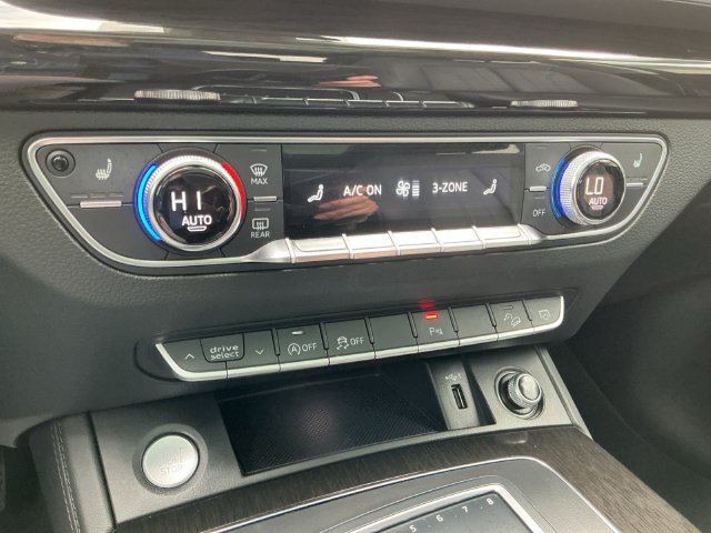 Used 2020 Audi Q5 Premium Plus AWD/4WD image 17