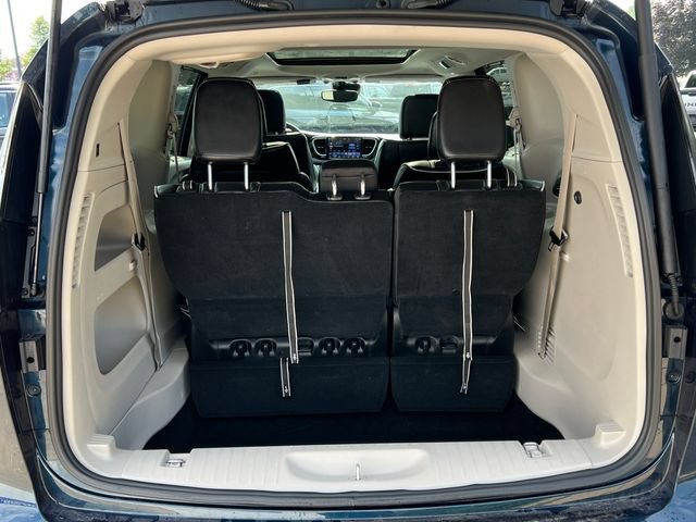 Used 2024 Chrysler Pacifica Limited FWD image 41