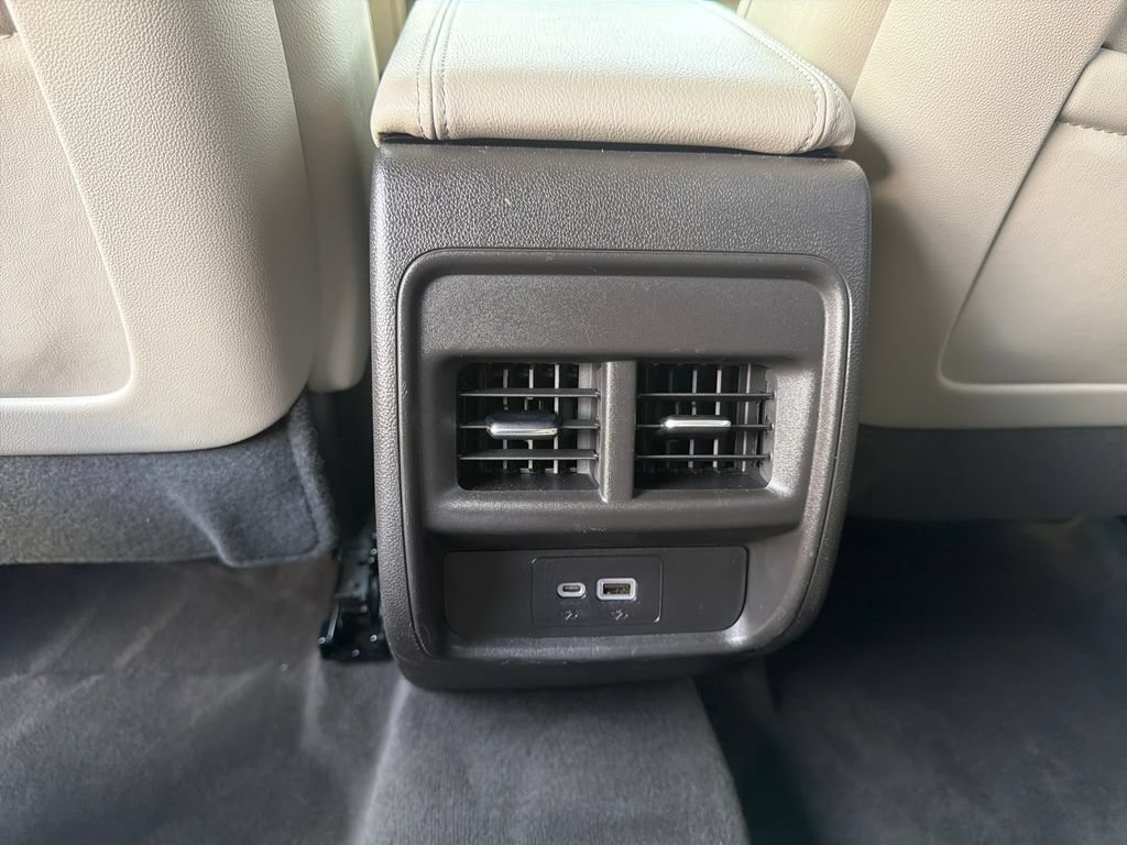 Certified 2022 Cadillac XT4 Luxury w/ Driver Awareness Package FWD image 13