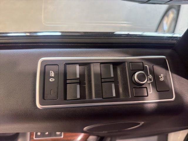 Used 2016 Land Rover Range Rover HSE image 20
