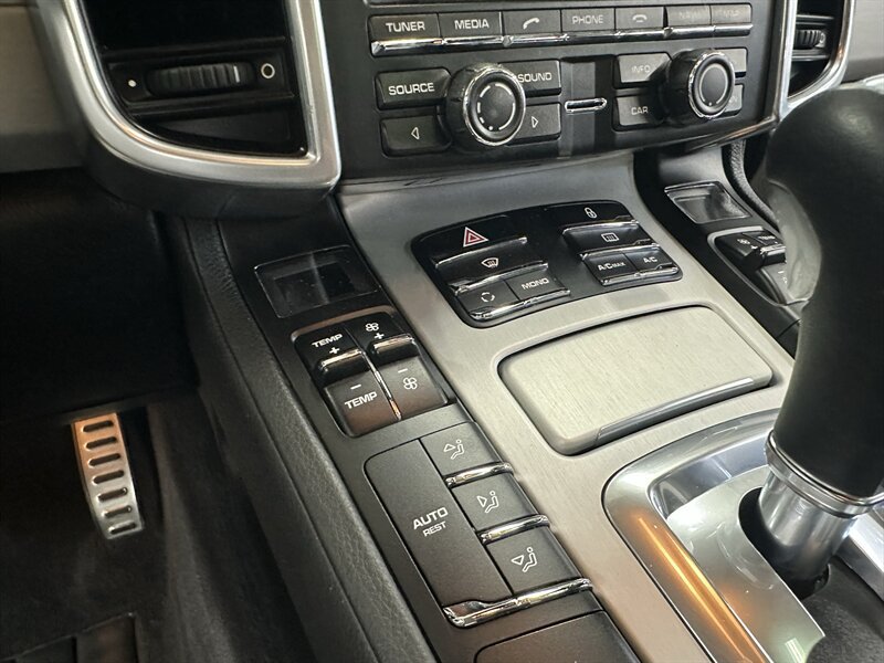 Used 2013 Porsche Cayenne GTS AWD/4WD image 19