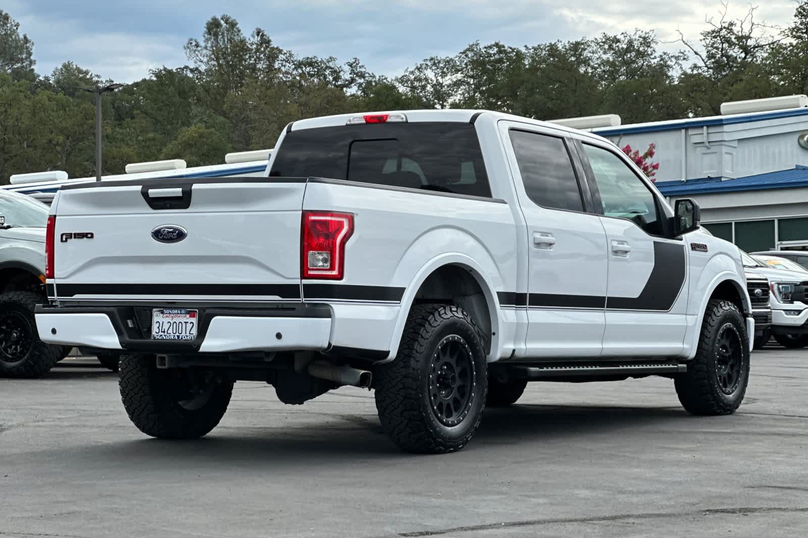 Used 2016 Ford F150 XLT w/ Equipment Group 302A Luxury AWD/4WD image 4