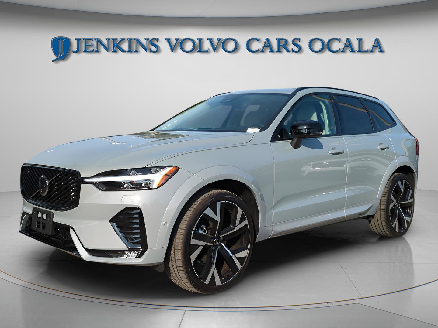 New 2026 Volvo XC60 B5 Ultra w/ Climate Package image 4