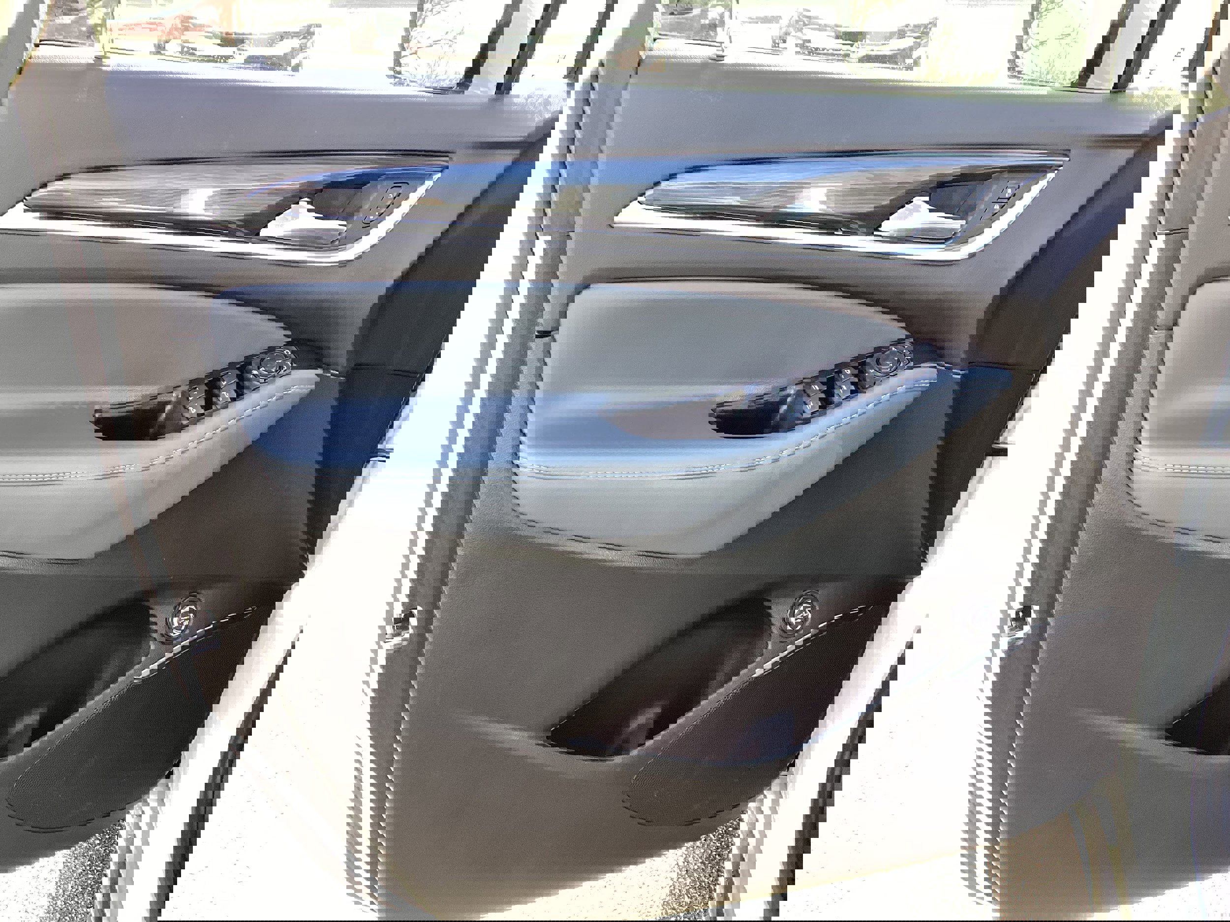 Used 2023 Buick Enclave Essence w/ Experience Buick Package image 17