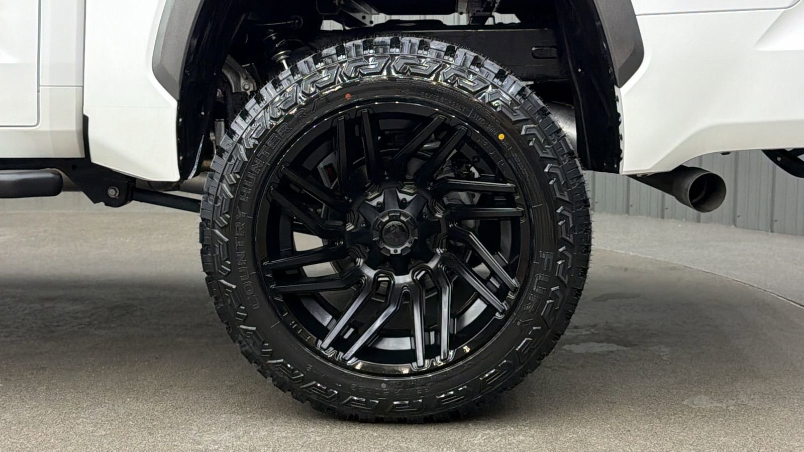 Used 2025 Toyota Tundra Limited image 12