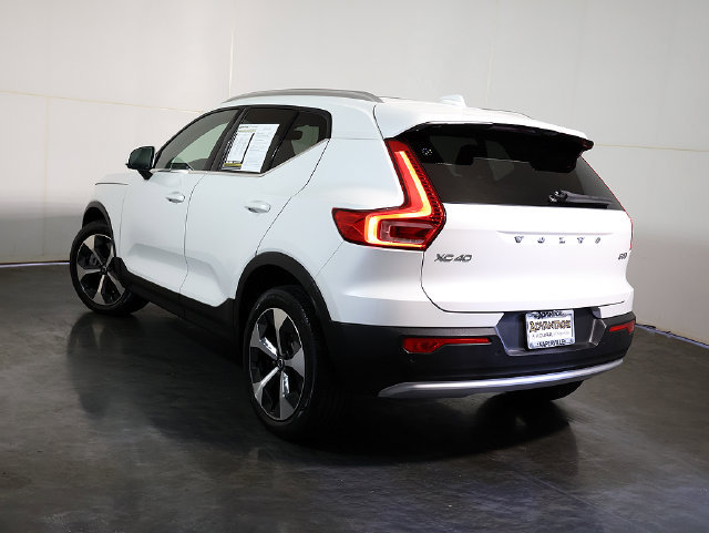 Used 2023 Volvo XC40 B5 Plus w/ Protection Package Premier AWD/4WD image 2