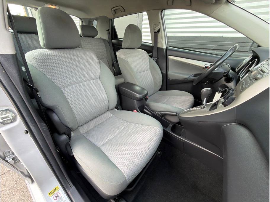 Used 2009 Toyota Matrix XRS FWD image 18