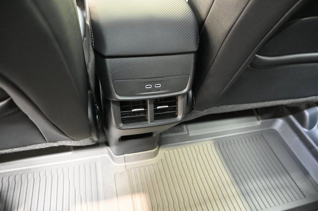 New 2026 Chevrolet Equinox LT w/ Convenience Package II image 24