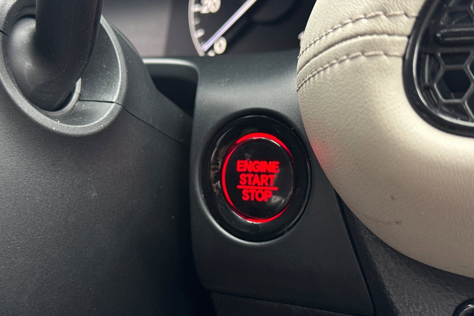 Certified 2025 Honda HR-V LX image 22