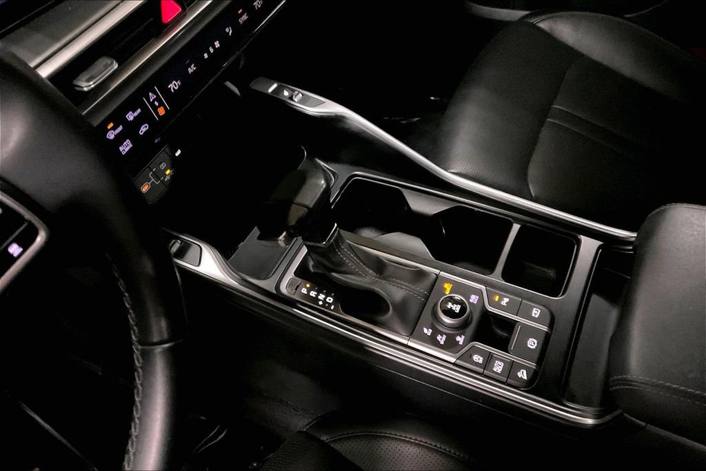 Used 2024 Kia Sorento S image 16