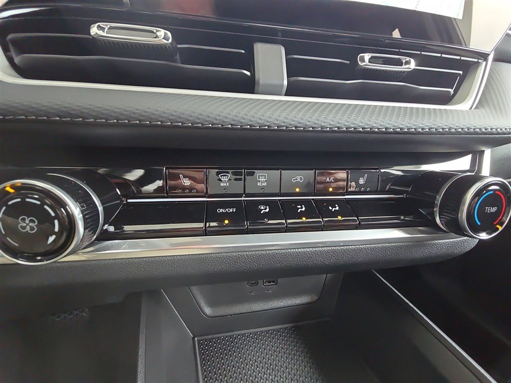 New 2026 Chevrolet Equinox LT image 18