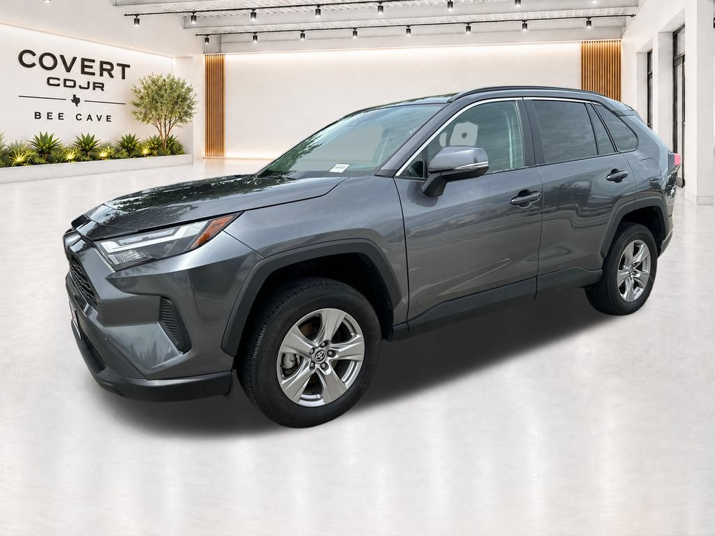 Used 2025 Toyota RAV4 XLE FWD image 4