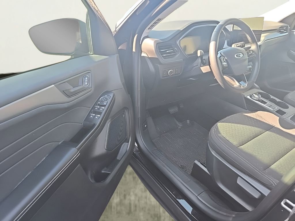 Certified 2025 Ford Escape Active w/ Tech Pack #1 FWD image 37