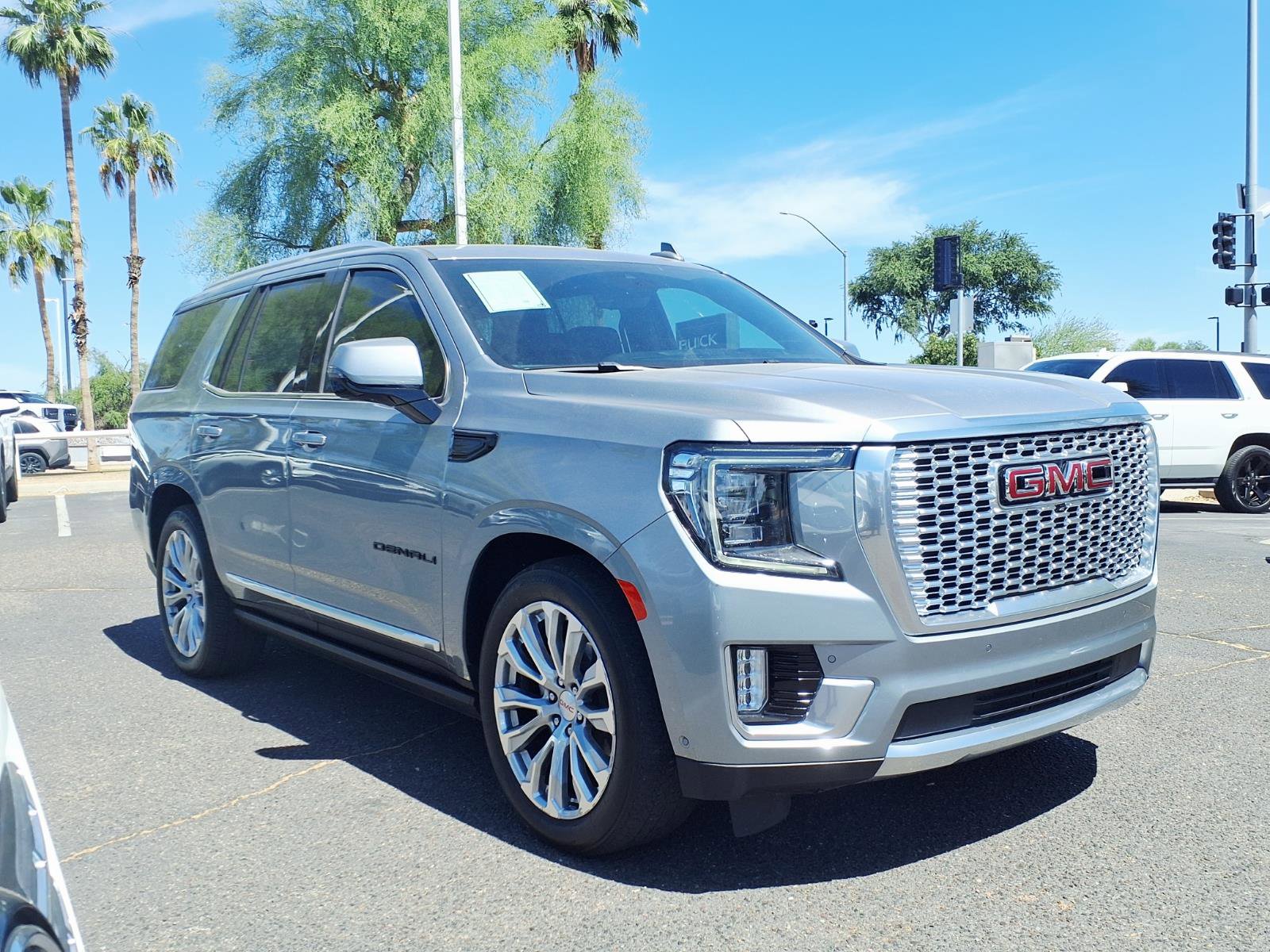 Used 2024 GMC Yukon Denali w/ Advanced Technology Package AWD/4WD image 3