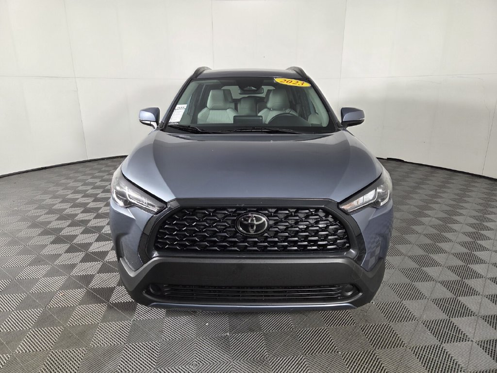 Used 2023 Toyota Corolla Cross LE FWD image 3