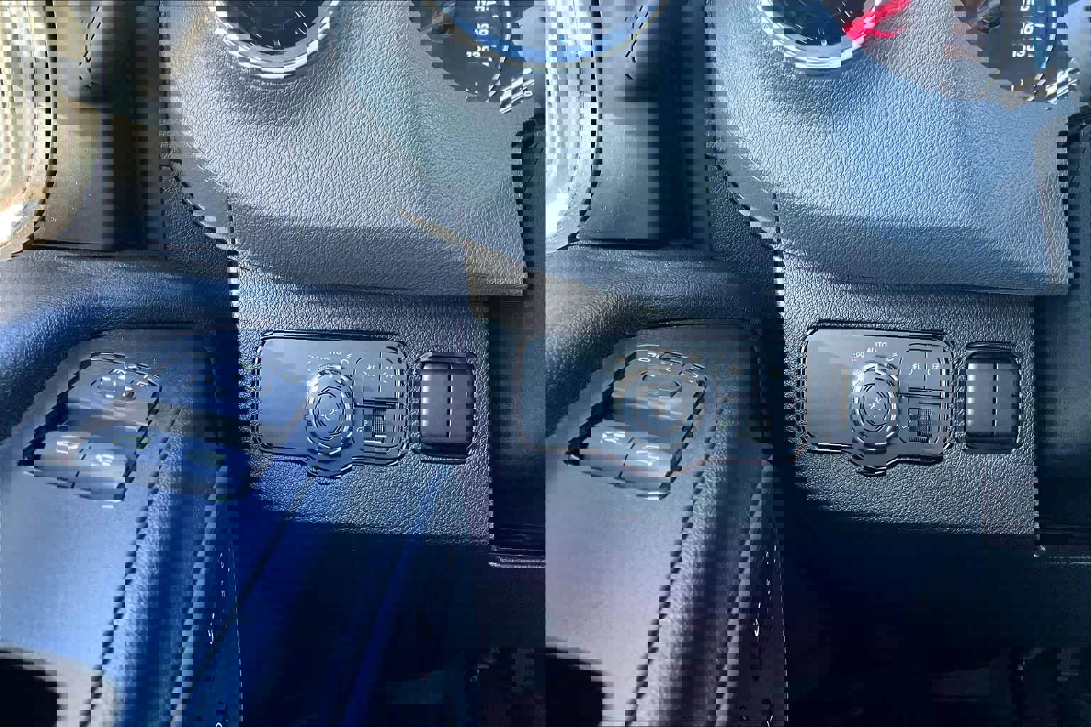 Used 2020 Mercedes-Benz Sprinter 2500 image 36