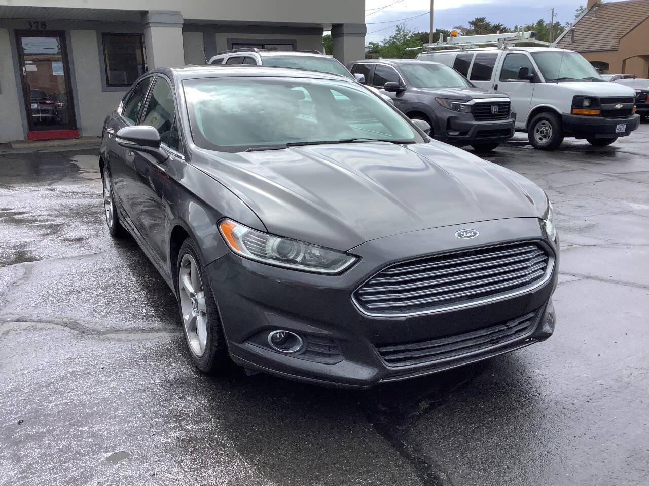 Used 2016 Ford Fusion SE FWD image 5