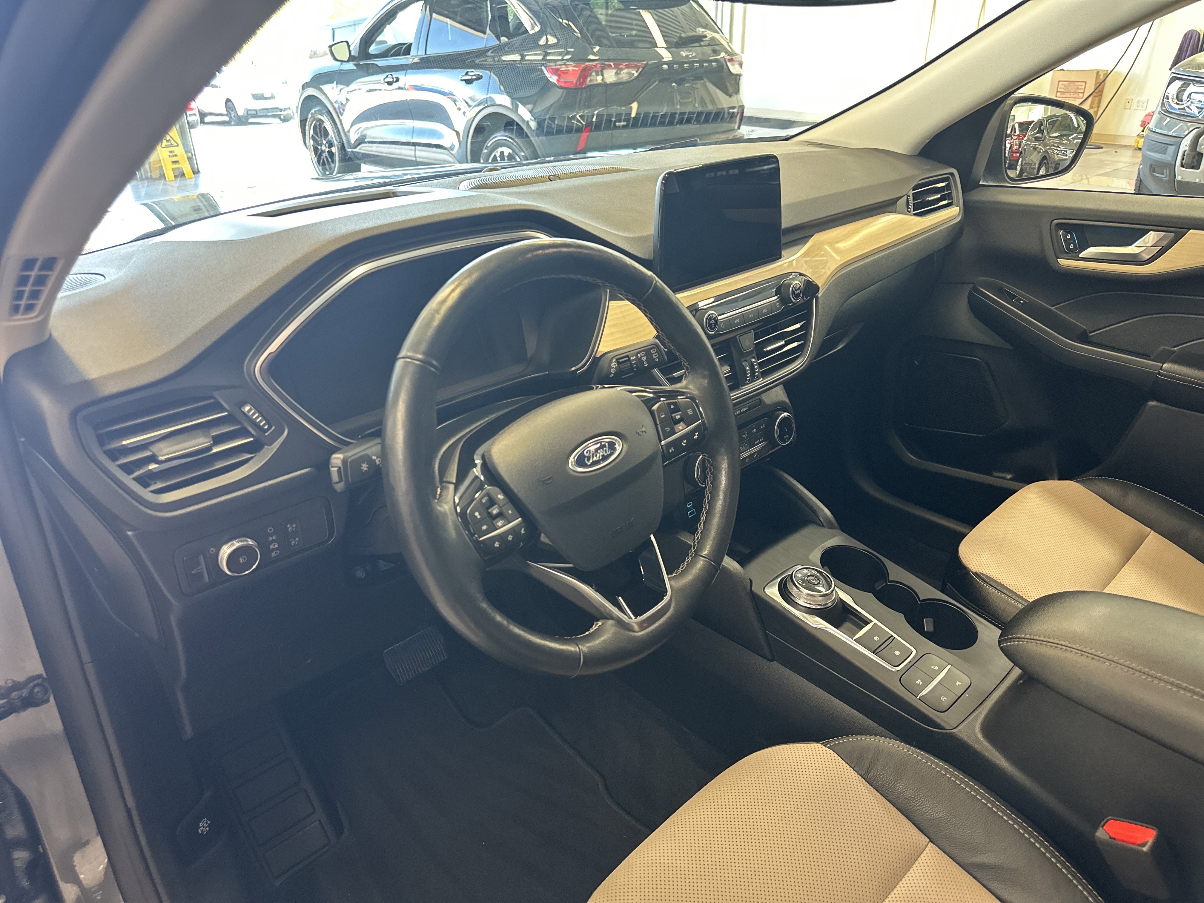 Used 2022 Ford Escape Titanium w/ Titanium Elite Package image 25