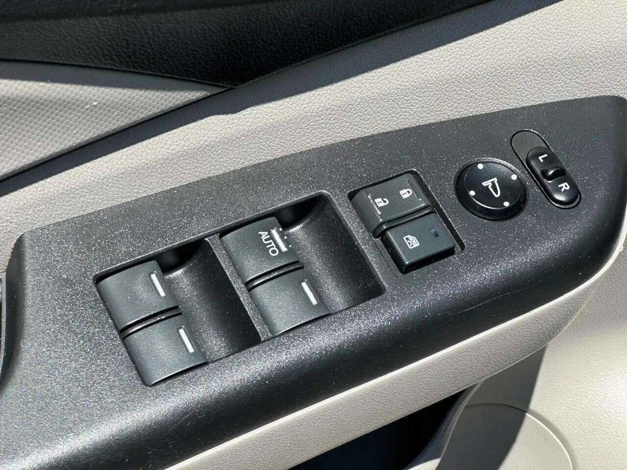 Used 2014 Honda CR-V LX image 43