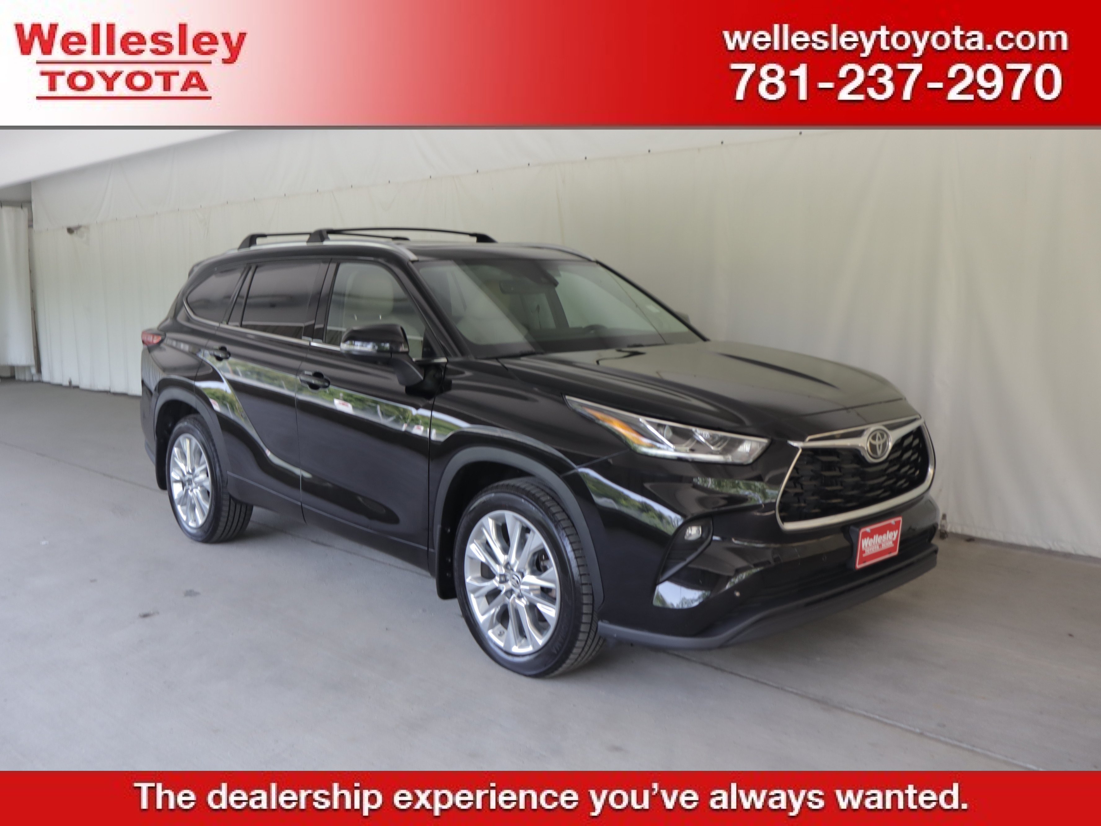 Used 2023 Toyota Highlander Limited AWD/4WD image 1