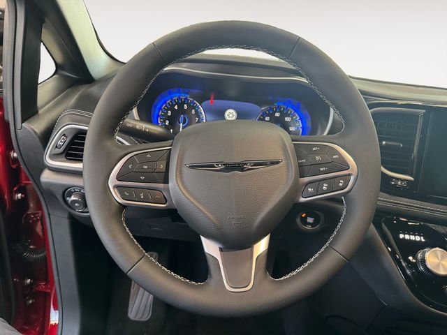 New 2026 Chrysler Pacifica Select image 9