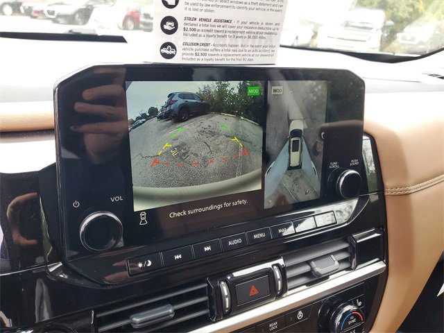 New 2025 Nissan Pathfinder Platinum image 16